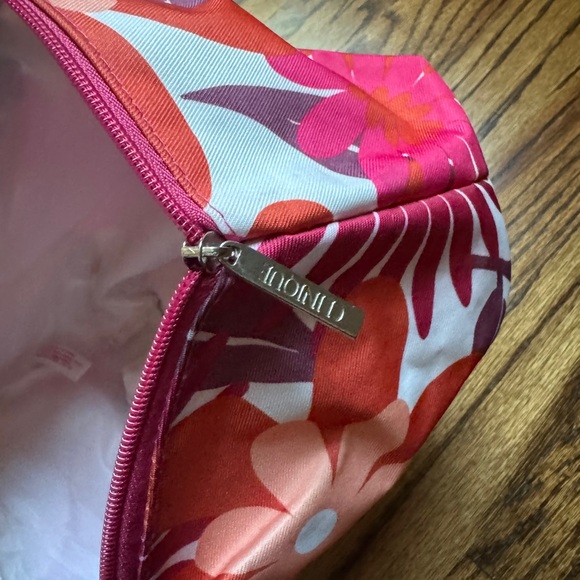 Clinique Floral Cosmetic Bag - Pink and Red - Picture 4 of 4